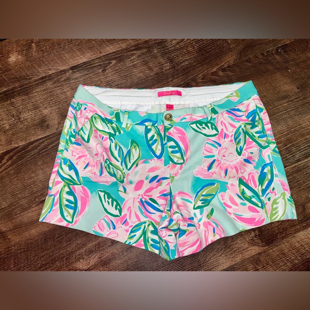 Lilly Pulitzer Pink and Green Floral Women's Shorts - Stretchy material